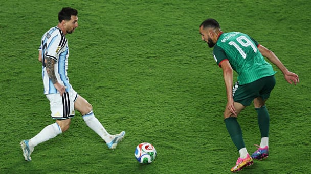 Argentina đè bẹp Algeria 3-0