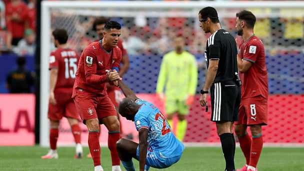Bồ Đào Nha hòa DR Congo 1-1, Ronaldo mờ nhạt ngày ra quân