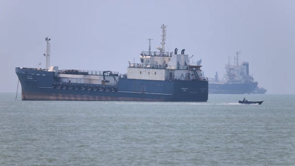 Liên hợp quốc sơ tán 11.000 thủy thủ mắc kẹt tại eo biển Hormuz
