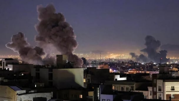 Mỹ không kích hàng loạt mục tiêu ở Iran