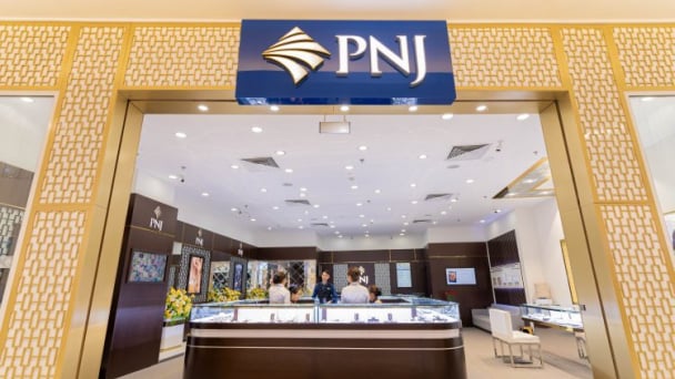 Nhiều khách hàng lỗ 20% khi bán lại trang sức kim cương cho PNJ