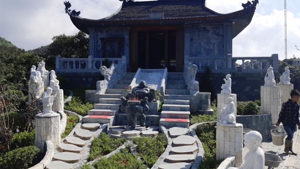 Xây chùa để kinh doanh Phật?
