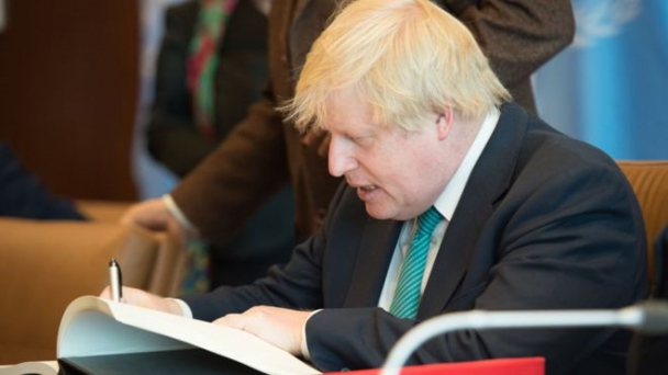 “Brexit cứng” đẩy Anh ngập trong nợ nần