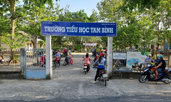Học sinh lớp 4 không biết đọc: Phụ huynh bức xúc vì con bị đánh giá 'bất thường'
