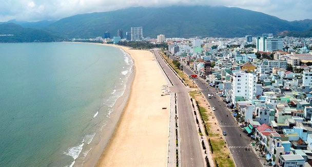 Khắc thơ các nhà thơ nổi tiếng từng gắn bó với Quy Nhơn