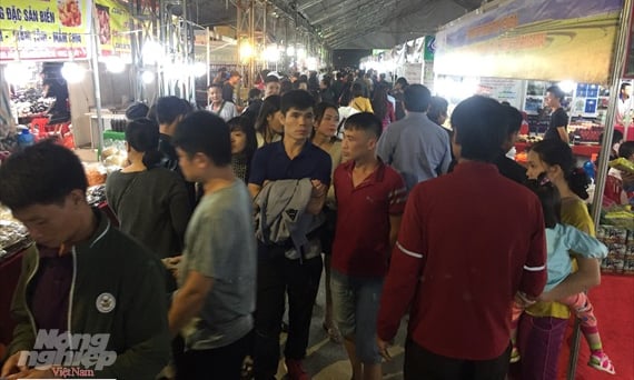 Tổ chức hội chợ cấp vùng đầu tiên tại Cao Bằng
