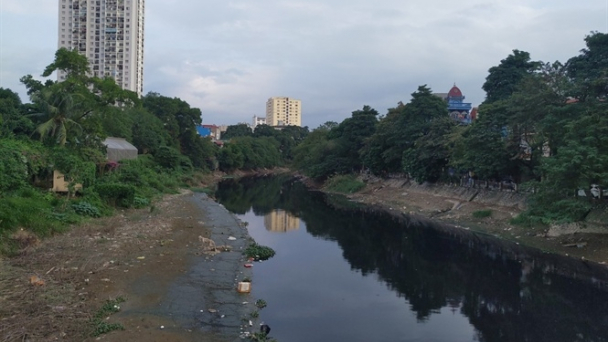 Hà Nội: Khốn khổ vì ô nhiễm nước sông