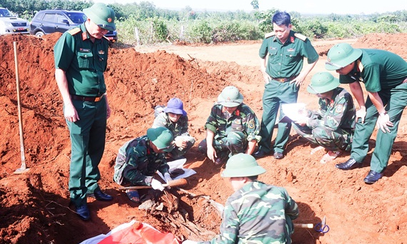Quảng Trị: Phát hiện 4 hài cốt liệt sĩ trong vườn nhà dân