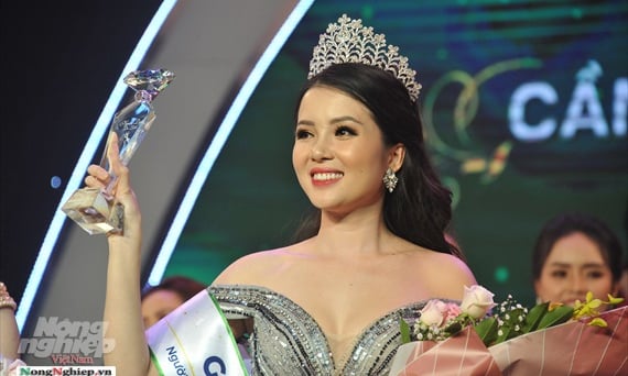 Huỳnh Thúy Vy giành vương miện 'Người đẹp Du lịch Cần Thơ năm 2019'