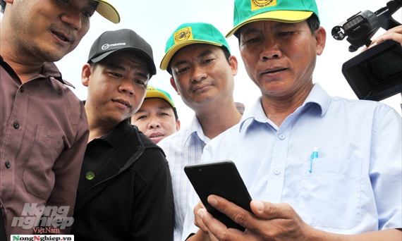Hỗ trợ công nghệ 4.0 cho nông dân trồng lúa