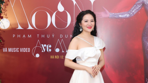 Phạm Thùy Dung tự tin tuổi 30
