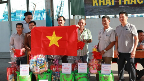 Bám biển xuyên tết săn cá ngừ đại dương