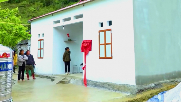 Xóa nhà tạm, xây tương lai