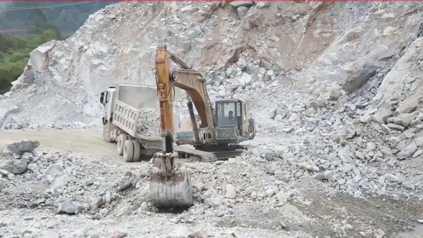 Liên tục khai thác vượt công suất, một mỏ đá ở Lạng Sơn bị đình chỉ