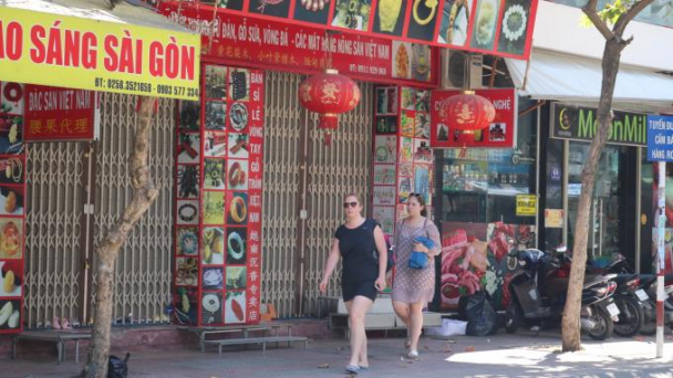Khánh Hòa: 80-90 khách sạn không có khách, 20-30% rao bán vì Covid-19