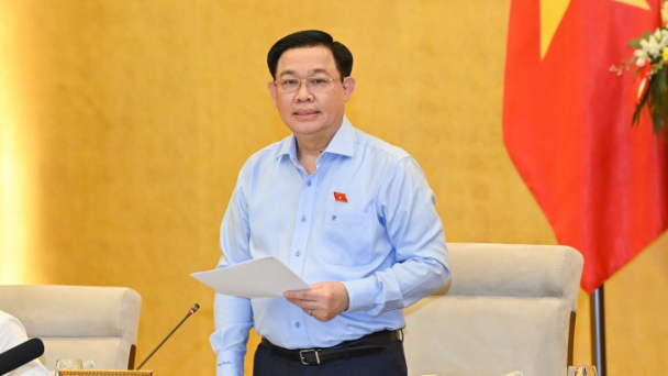 Hai cuộc họp bất thường và những Nghị quyết chưa có tiền lệ