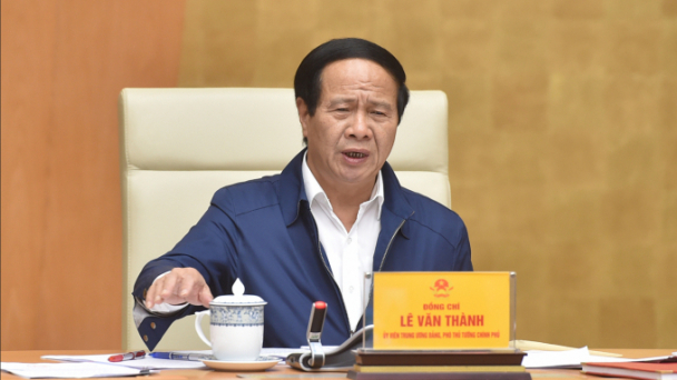 Phó Thủ tướng: Không để xe tồn đọng tại các cửa khẩu trước Tết Nguyên đán