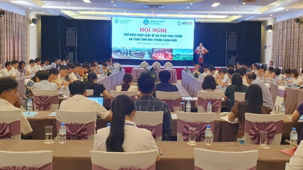 Phổ biến các quy định an toàn thực phẩm, an toàn sinh học trong chăn nuôi