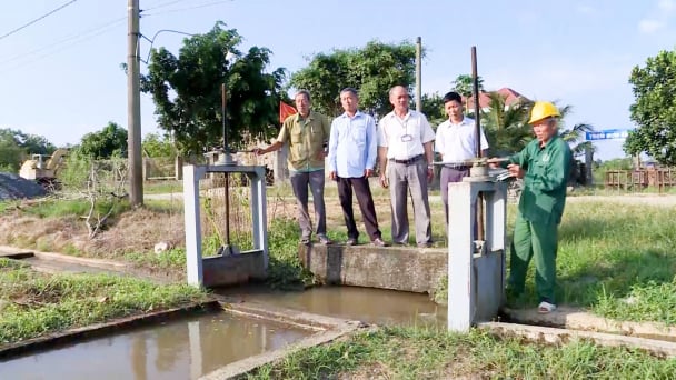 Đầu tư cải tạo hồ, bảo vệ nguồn nước mạch