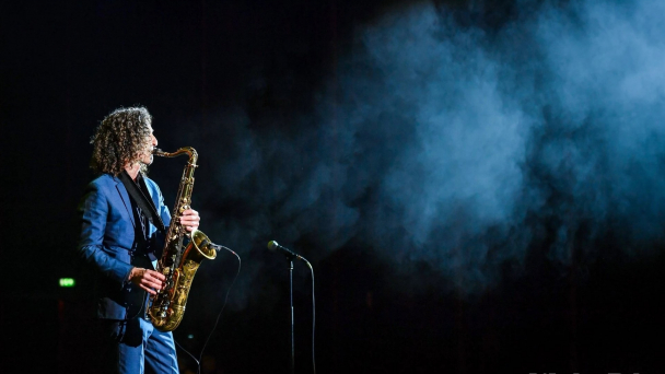 Báo Nhân Dân ra mắt MV Kenny G 'Going Home' quảng bá du lịch Việt Nam