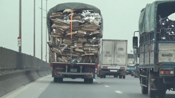 Chất thải nguy hại 'đội lốt' phế liệu: Đánh đổi môi trường để trục lợi?