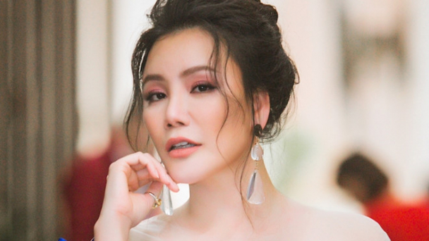 Ca sĩ Hồ Quỳnh Hương tái xuất với live show thời Covid-19