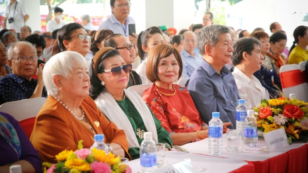 Ngày Thơ Việt Nam tiếp tục thắp lên ngọn lửa tin yêu cuộc sống