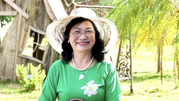 'Những dấu chân thơ' và cuộc lãng du cảm xúc nhớ thương