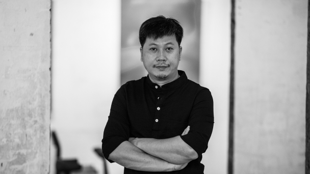 Họa sĩ Bùi Chát triển lãm một ngày tưởng niệm đại dịch