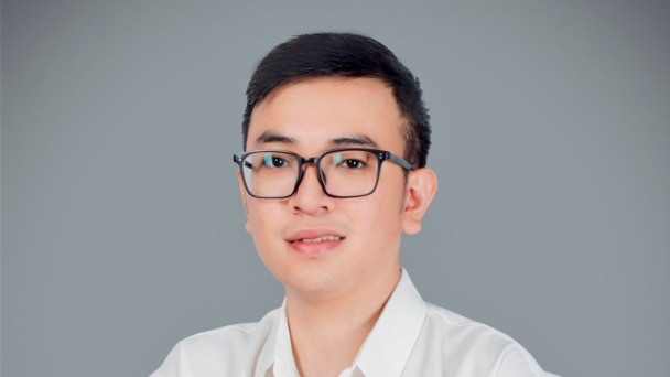 Cử nhân luật ca ngợi rừng vàng biển bạc bằng văn chương