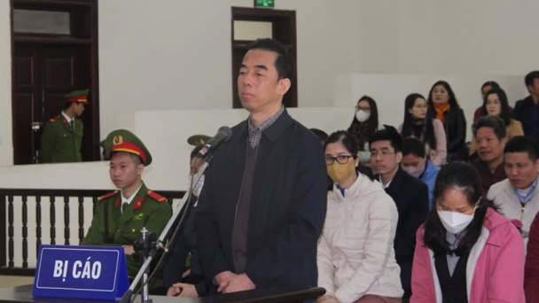 Giọt nước mắt đã rơi xuống phiên tòa vì ai?