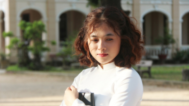 Ô cửa vẫn sáng đèn trong sương mù phố núi Gia Lai