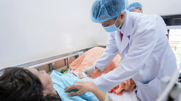 U tá tràng có triệu chứng như đau dạ dày