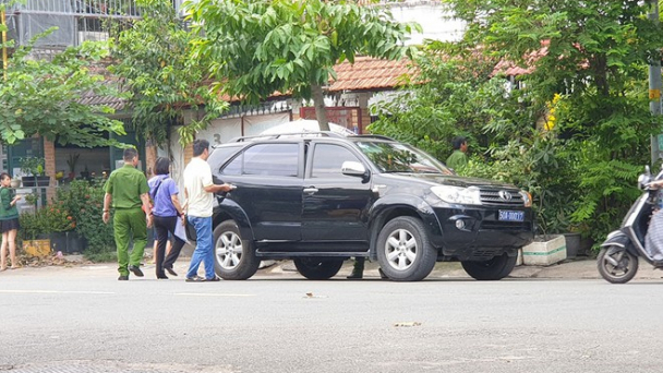 Nguyên Phó Chánh văn phòng Thành ủy TP.HCM và 12 người bị khởi tố