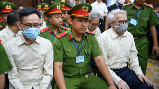 Cựu Cục trưởng Cục Đăng kiểm vừa là bị cáo, vừa là bị hại