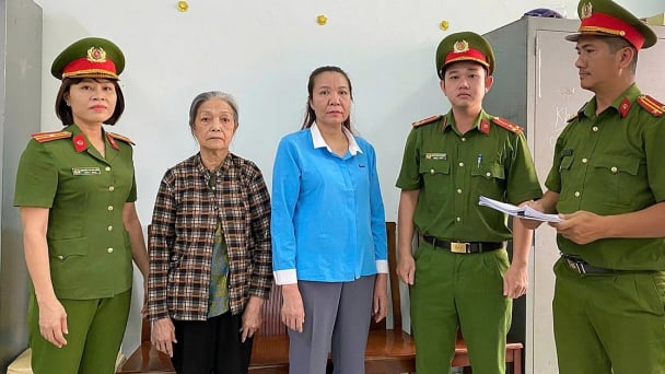 Chủ cơ sở Mái ấm Hoa Hồng và 3 bảo mẫu hầu tòa