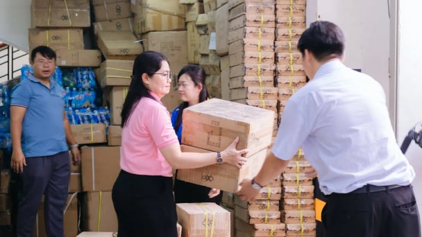 Chuyển hơn 70 tấn hàng cứu trợ đồng bào bị thiệt hại do bão lũ