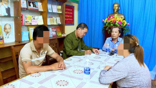 Lập biên bản một người dân ba lần đổ rác thải xuống biển