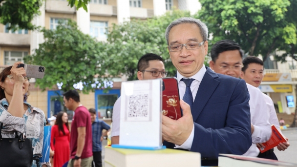 Phát động thanh toán không dùng tiền mặt tại quận Hoàn Kiếm
