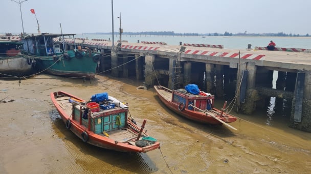 Tàu thuyền mắc cạn do luồng lạch bồi lắng