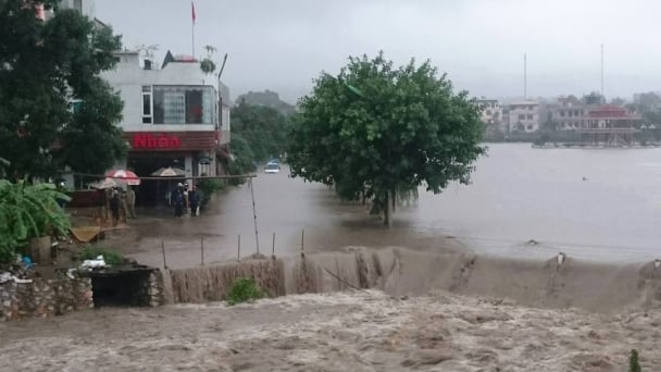 Người dân quanh hồ Sông Sinh cứ mưa to là lo ngập