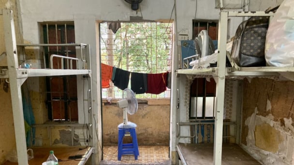 Khổ như sinh viên ở ký túc xá