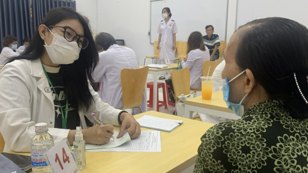 Đại học Cửu Long khám, cấp thuốc miễn phí cho hơn 3.500 người