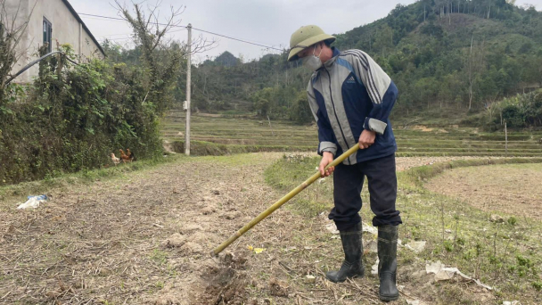 Ruộng đồng nứt nẻ, nguy cơ hạn hán diện rộng tại Bắc Kạn