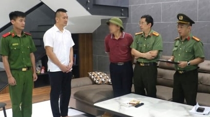 Bắt huấn luyện viên chiếm đoạt tiền của vận động viên