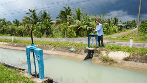 Thủy lợi vùng chân ruộng: [Bài 2] Những người dẫn nước nội đồng