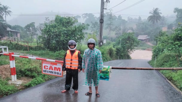 Mưa lũ gây chia cắt nhiều tuyến đường biên giới phía Nam tỉnh Quảng Trị