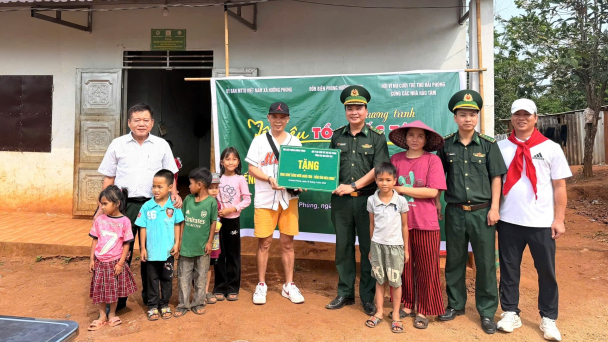 Bàn giao 5 công trình dân sinh, mang nước sạch đến bà con biên giới