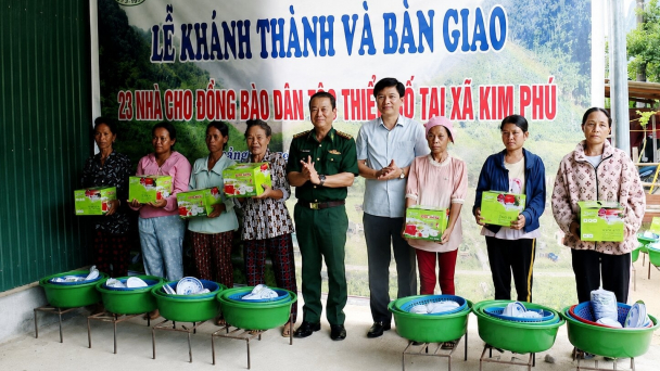 Bàn giao 23 nhà ở cho đồng bào vùng cao Kim Phú ổn định cuộc sống