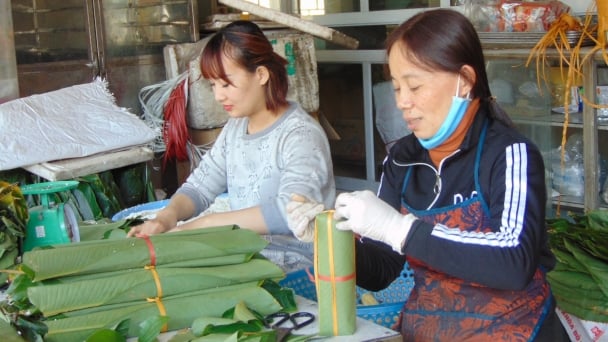 Làng bánh chưng Bờ Đậu mang tết đi khắp bốn phương